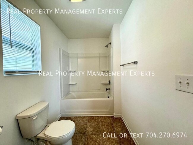 Building Photo - 9851 Hanberry Blvd