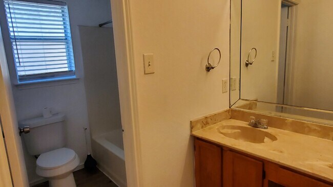 Building Photo - Ready to call home