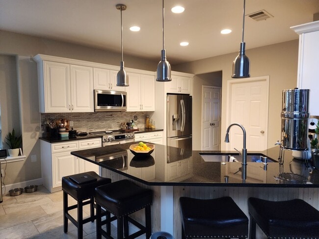 Building Photo - 13027 5 Brooks