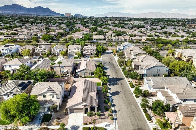 Building Photo - 10762 Flame Vine Ct