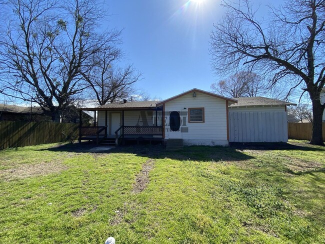 Building Photo - Cozy 2 bedroom 1 bathroom in Mabank