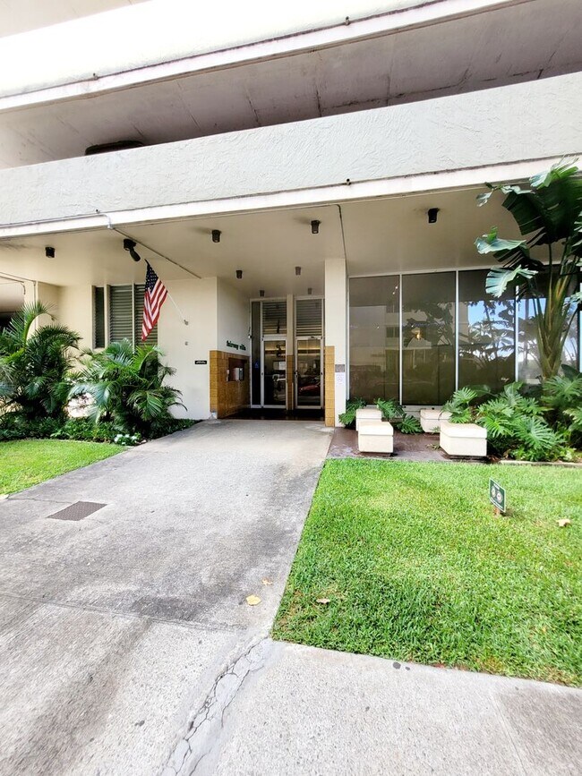 Building Photo - AVAILABLE | Updated Studio | Location: Waikiki, Fairway Villa | Includes: Assigned Parking Space,...