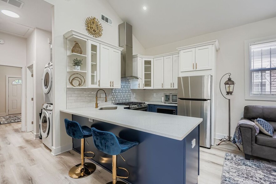 Building Photo - 18 Booker St NW