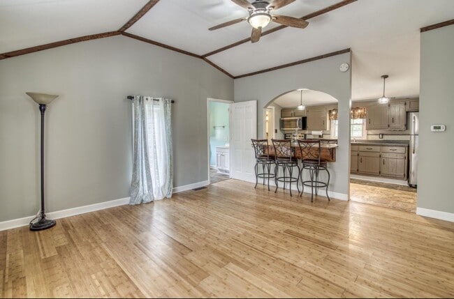 Building Photo - Cute Country Charmer – Bristol, VA  2 Bed ...