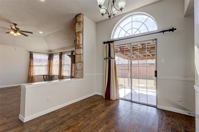 Building Photo - 10809 River Oaks Dr