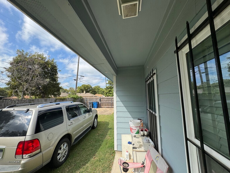 Building Photo - 2701 Easter Ave