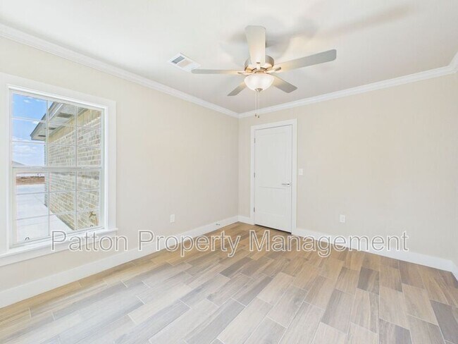 Building Photo - 9780 Elite St