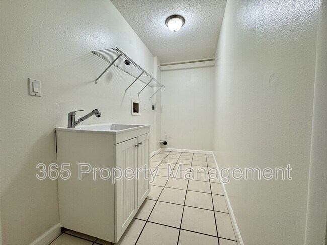 Building Photo - 4441 Tiffin Ave