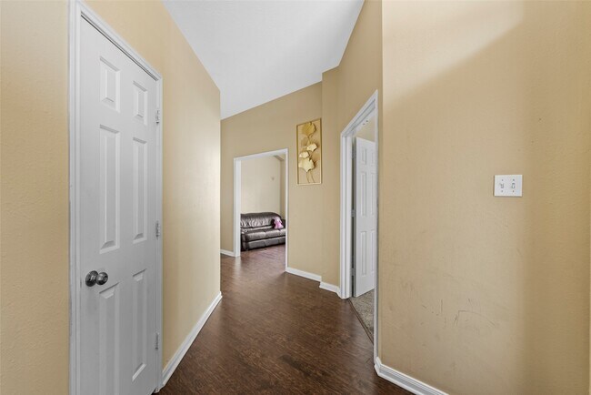 Building Photo - 511 Plantain Ln