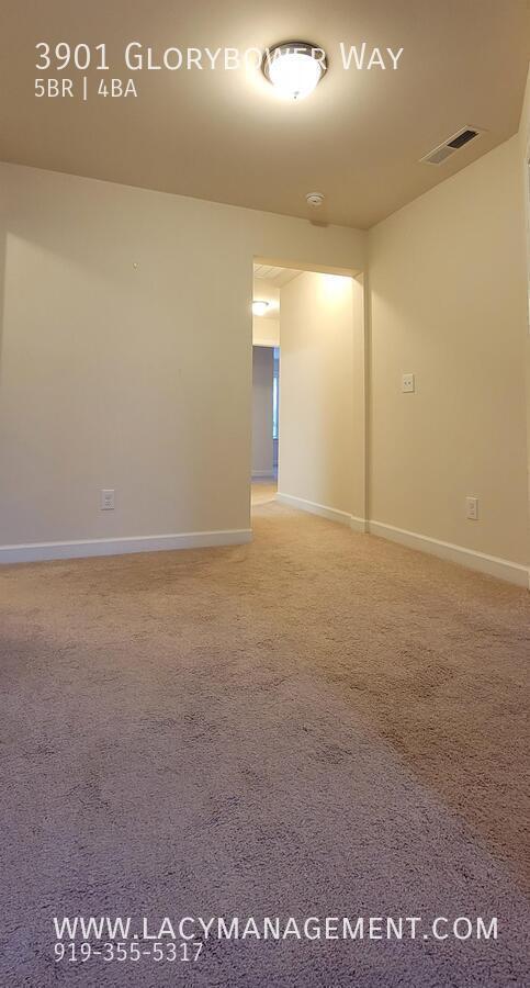 Building Photo - 3901 Glorybower Way