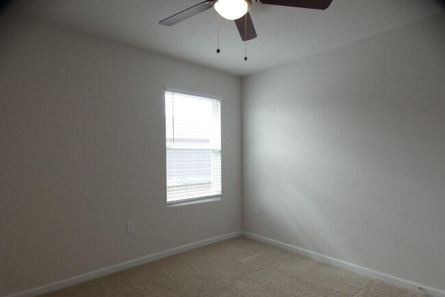 Building Photo - 4 Bedroom Home - Bridlewood