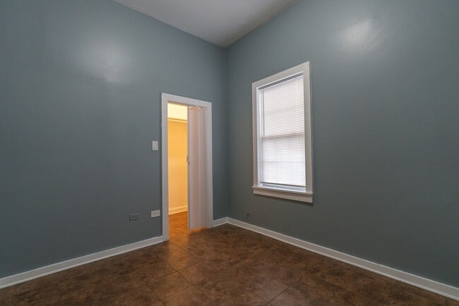 Building Photo - 1701 W 35th St