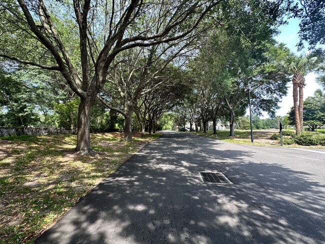 Building Photo - Gorgeous 2 bed/2 bath located in gated community!