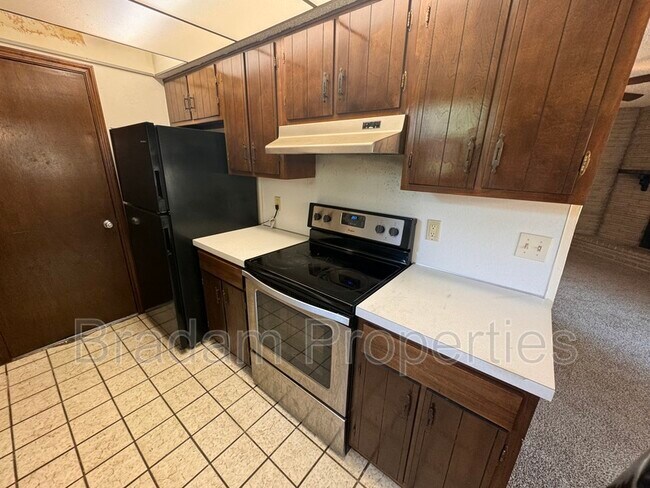 Building Photo - 8506 E 56th St