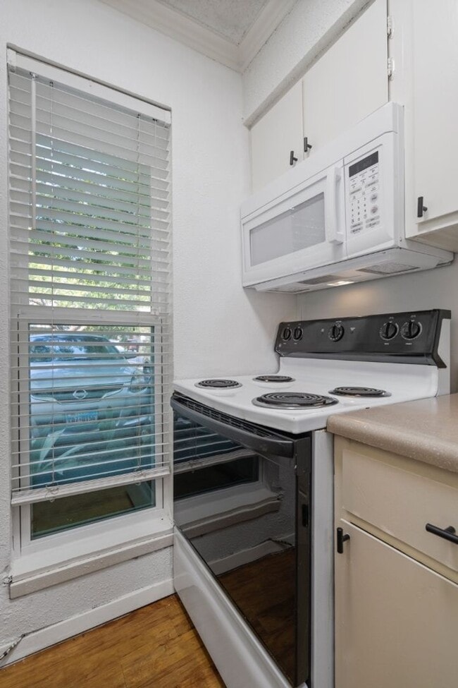 Building Photo - 4105 Speedway Unit 101, Austin, TX 78751