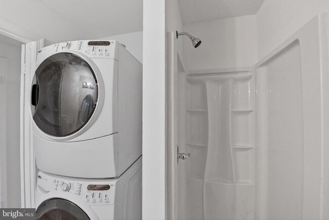 Building Photo - 224 Moore Dr