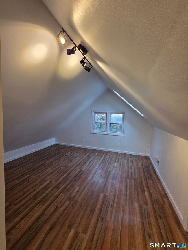 Building Photo - 784 Howe Ave