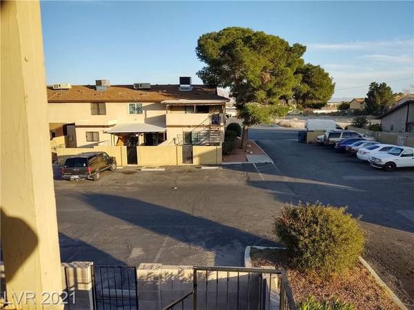 Building Photo - 2112 Sun Ave