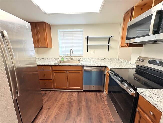 Building Photo - 851 Creekway Ct