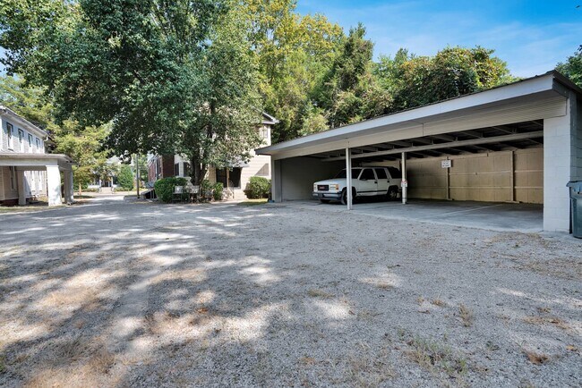 Building Photo - Charming Historic 2BR Apartment with Garag...