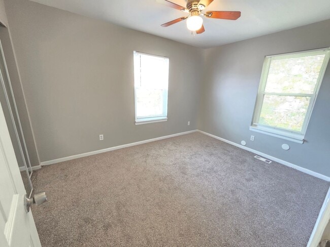 Building Photo - 4346 Swan Ave