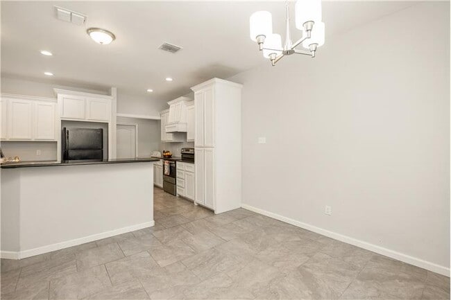 Building Photo - 6402 Williams Dr