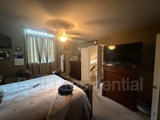 Building Photo - 14300 Cove Ridge Pl