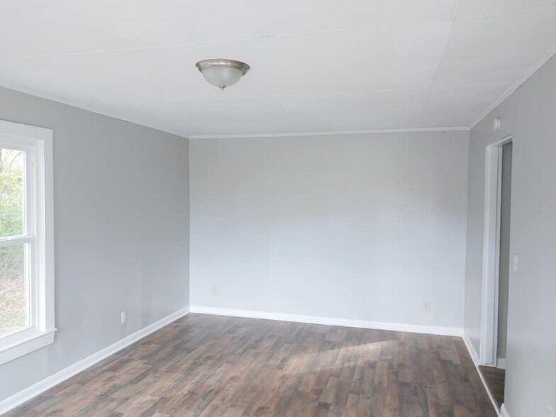 Building Photo - 32 Mary St