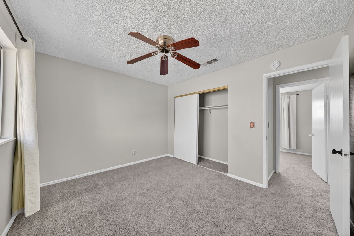 Building Photo - 389 Summer Creek Ct