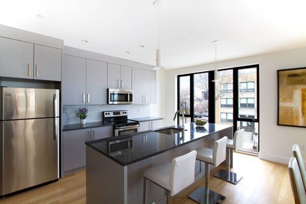 Building Photo - 1476 Tremont St