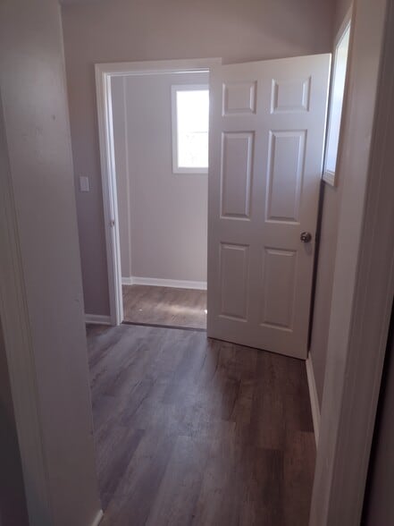 Building Photo - 48 W 21st St