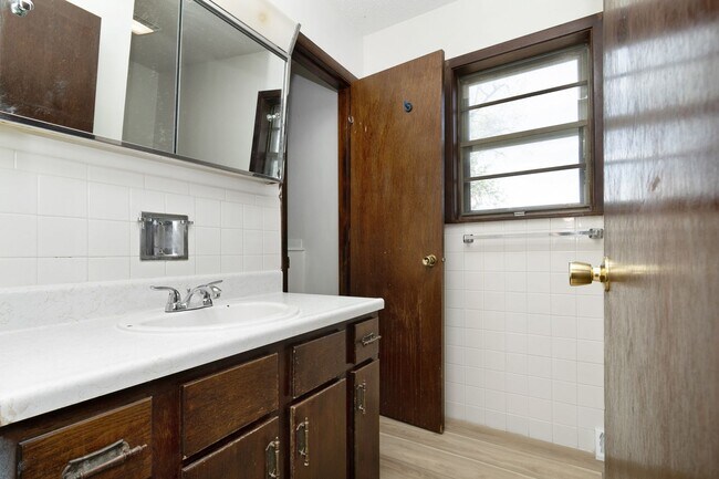 Building Photo - Quality Home Management