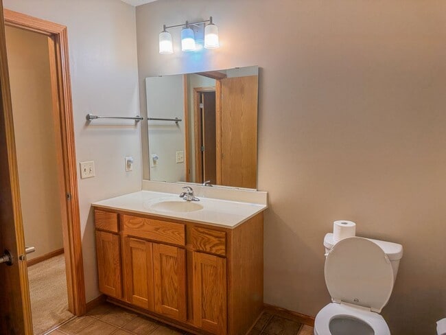 Building Photo - 1611 Gunston Dr