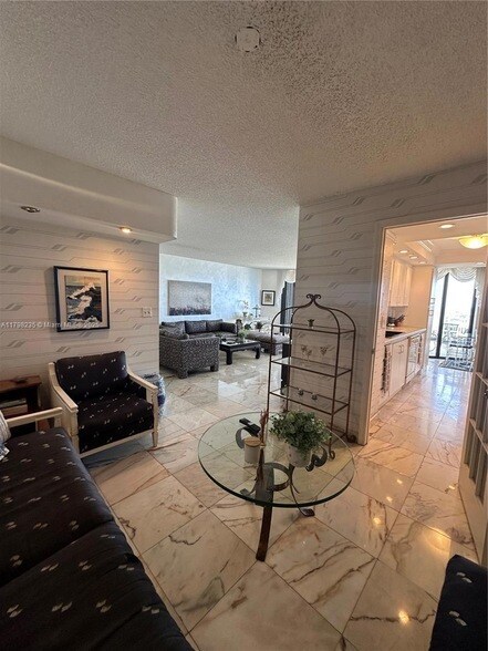 Building Photo - 4000 Towerside Terrace