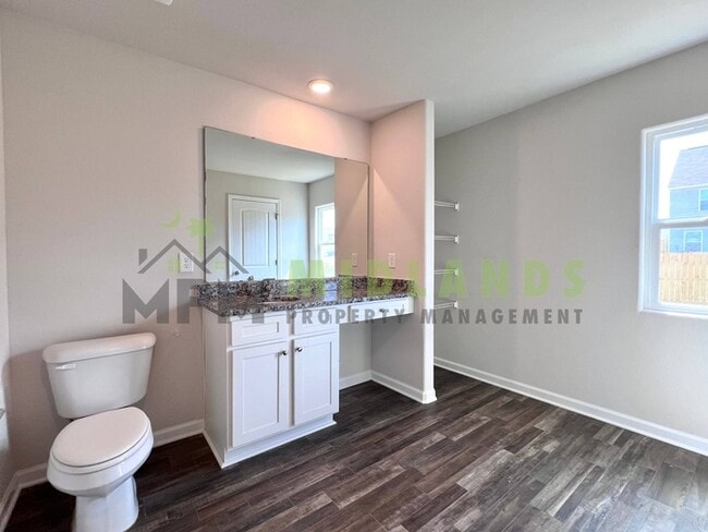 Building Photo - 645 Wild Tulip Ct