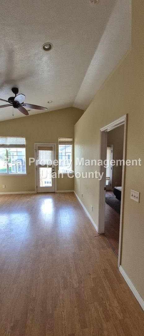 Building Photo - Pemberley HOA Condo, Close to the Clubhouse