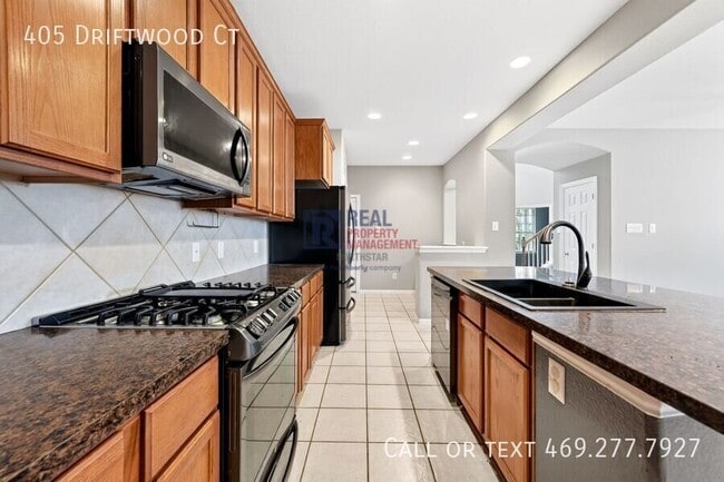 Building Photo - 405 Driftwood Ct