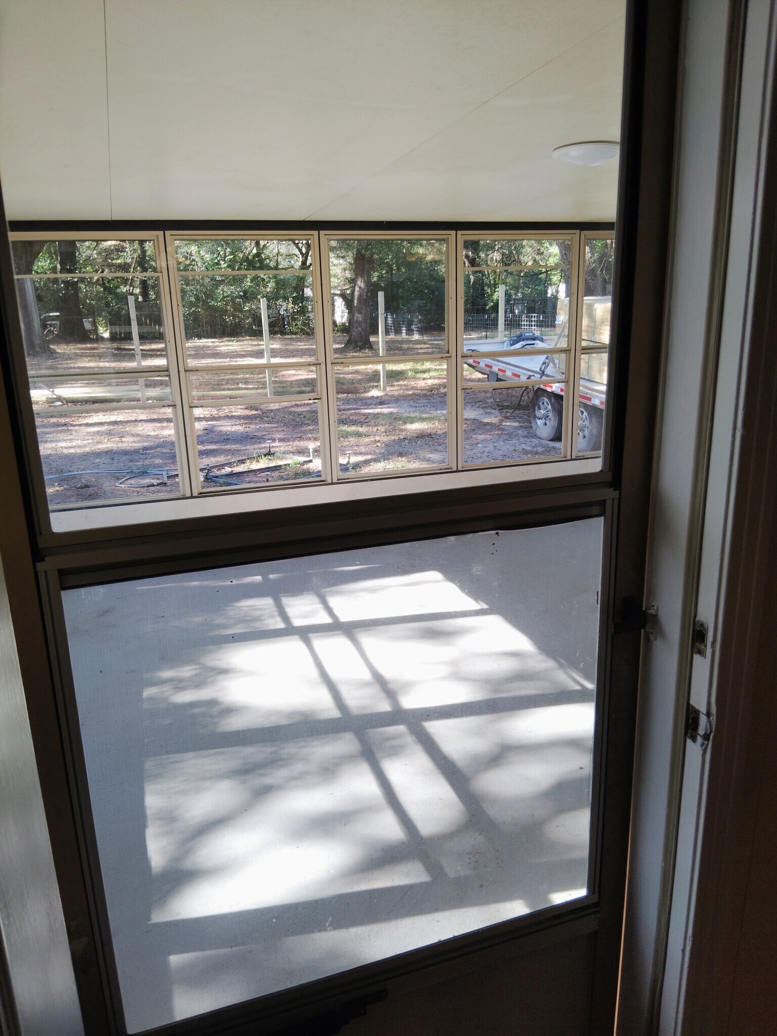 Florida room - 3075 Patricia Dr