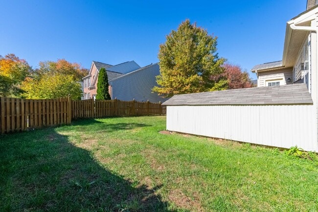 Building Photo - Embrace Elegant Living in Gainesville!