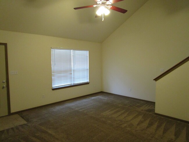 Building Photo - 601-603 Glenstone Dr.