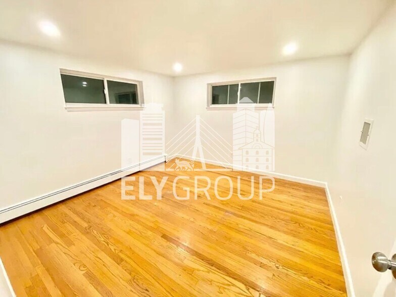 Building Photo - 96 Amherst Ave