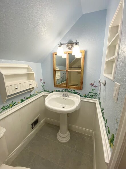 Upstairs bathroom - 13372 FM 2710