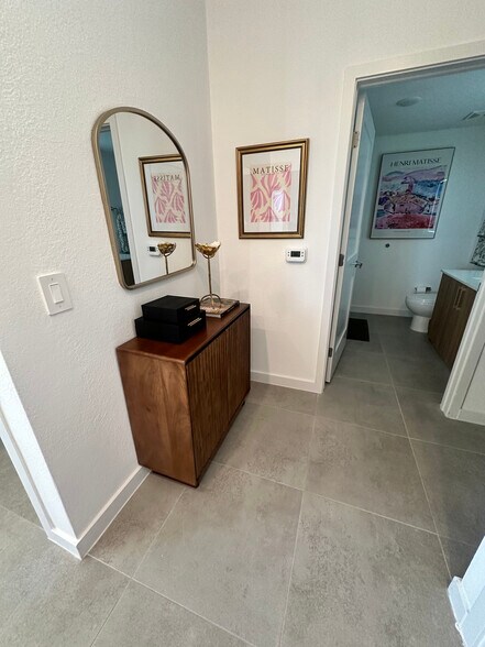 Building Photo - 2029 Monroe St