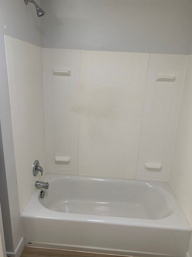 Building Photo - 404 E 5600 S