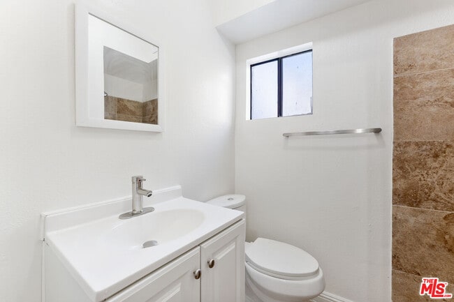 Building Photo - 2723 Ballard St