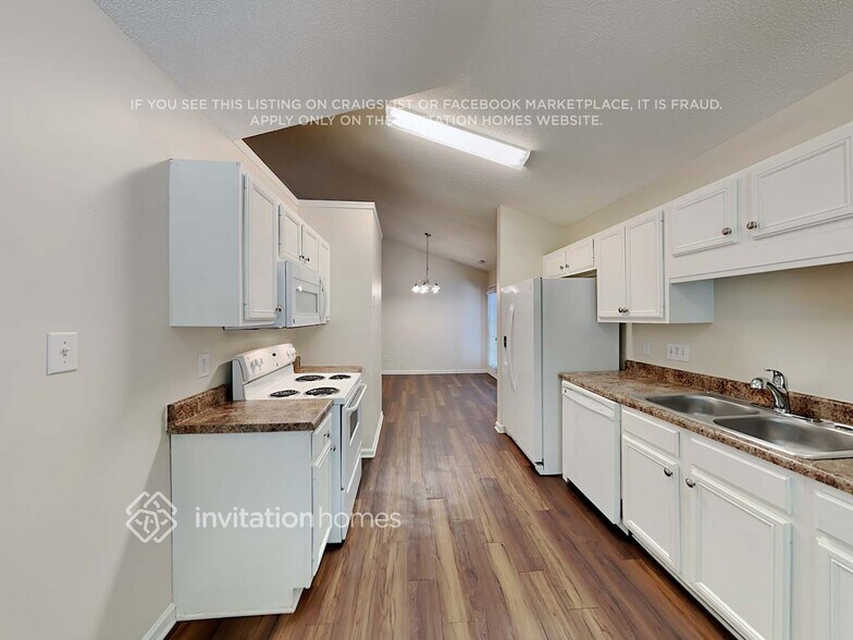 Building Photo - 7805 Royce Hall Ln