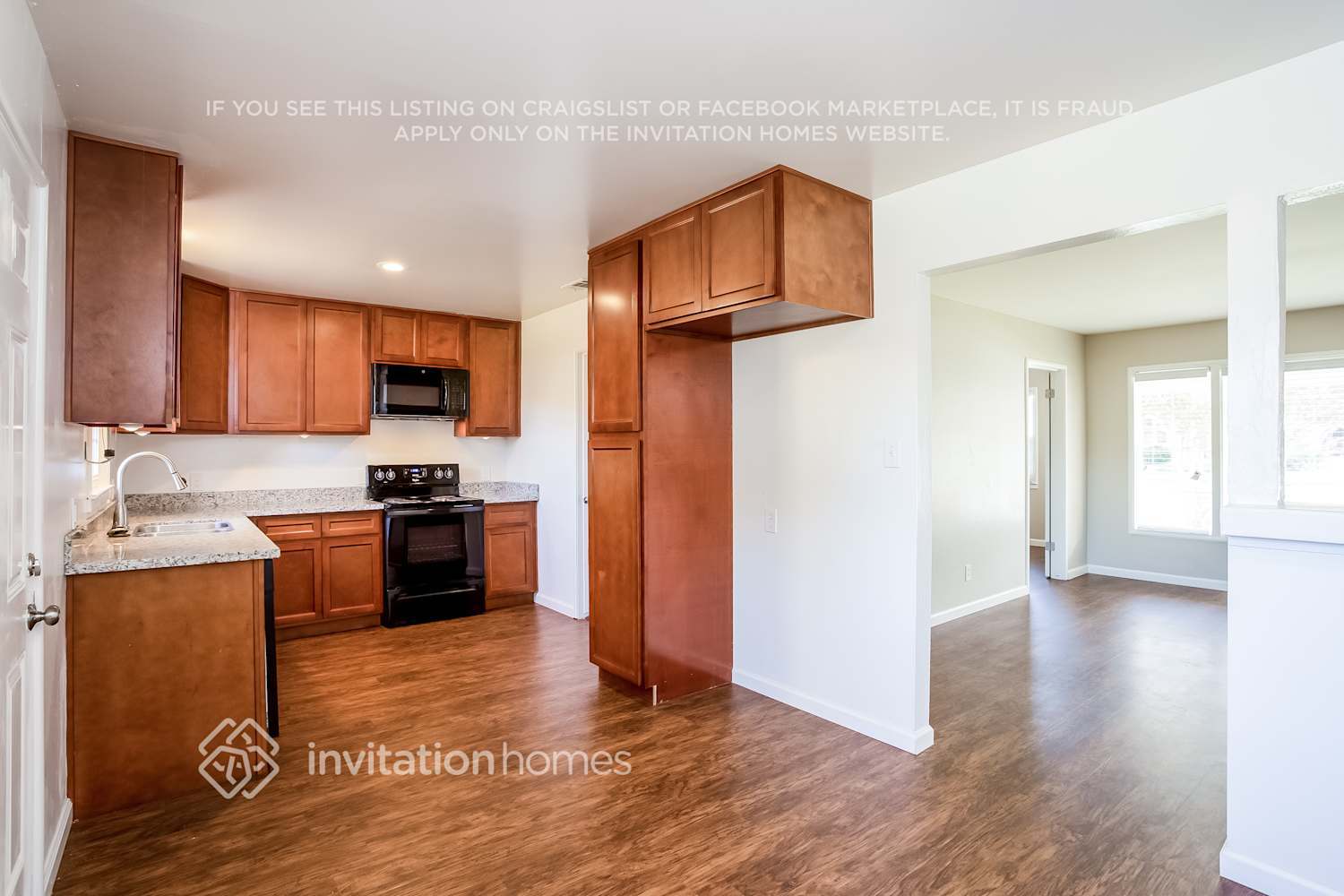 Building Photo - 548 B St