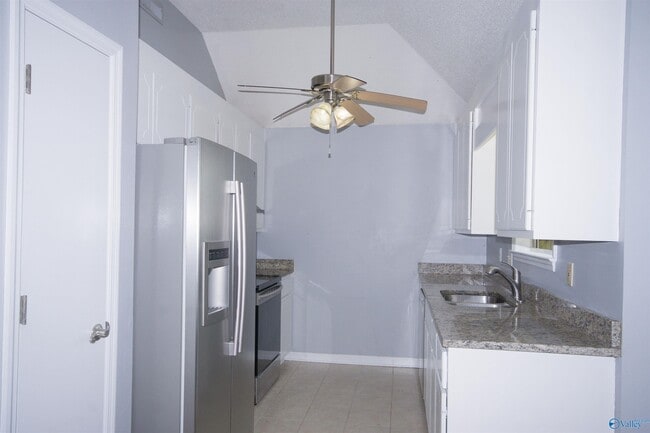 Building Photo - 215 Cypress Creek Dr