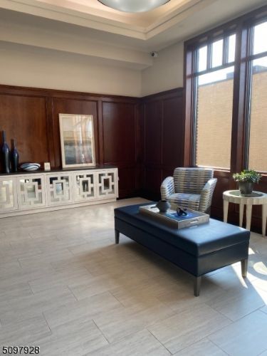 Building Photo - 190 South St