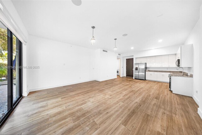 Building Photo - 3265 Bird Ave